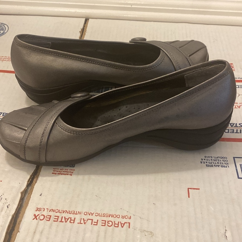 Women’s Metallic Gray Slip-On Ballet Flats - Picture 3 of 7